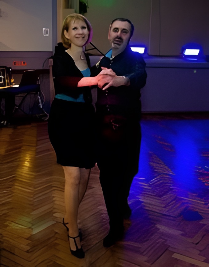 Francis et Agnès en position de danse